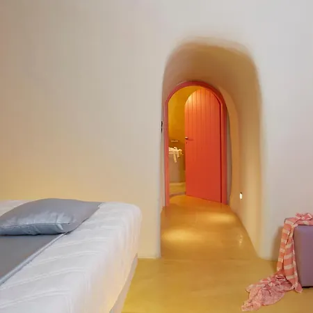 Caldera Apex Hotel
