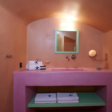 Caldera Apex Hotel